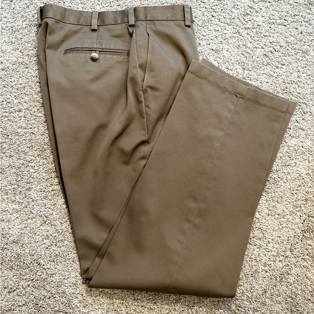 Jos. A Bank travelers collection khaki pants. 33 x 32.  Flat front.